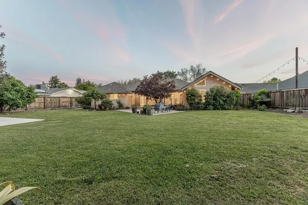 $685,000 | 286 East Everglade Avenue, Fresno, CA 93720