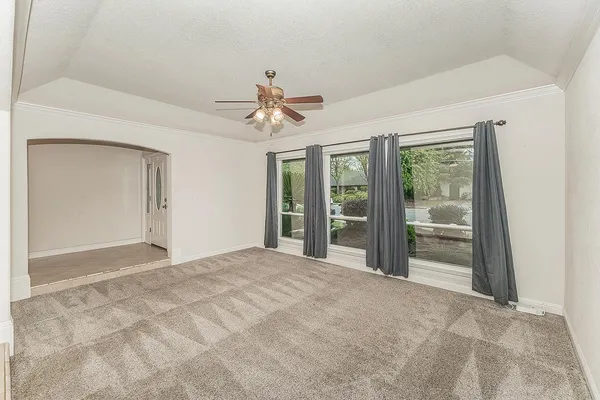 $685,000 | 286 East Everglade Avenue, Fresno, CA 93720