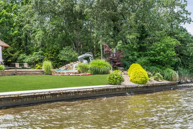 $3,895,000 | 99 Holly Lane, Bayville, NJ 08721