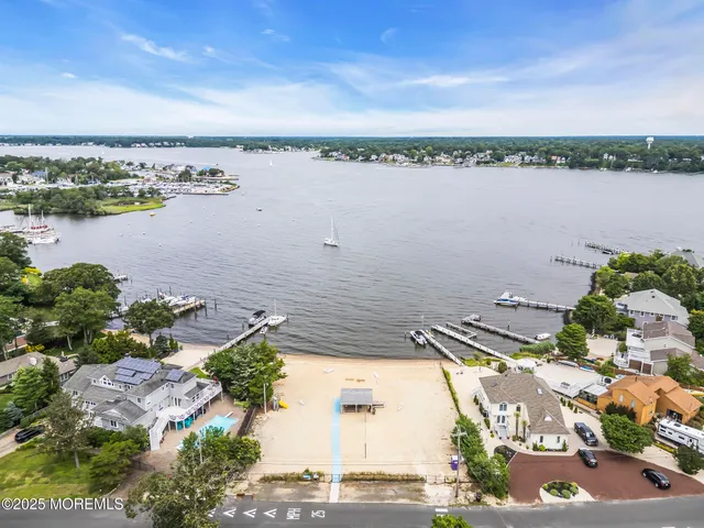 $3,895,000 | 99 Holly Lane, Bayville, NJ 08721