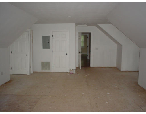 71 Hemlock Ridge Feeding Hills, MA 01030 - Photo 21 of 25 Gallery Image 21