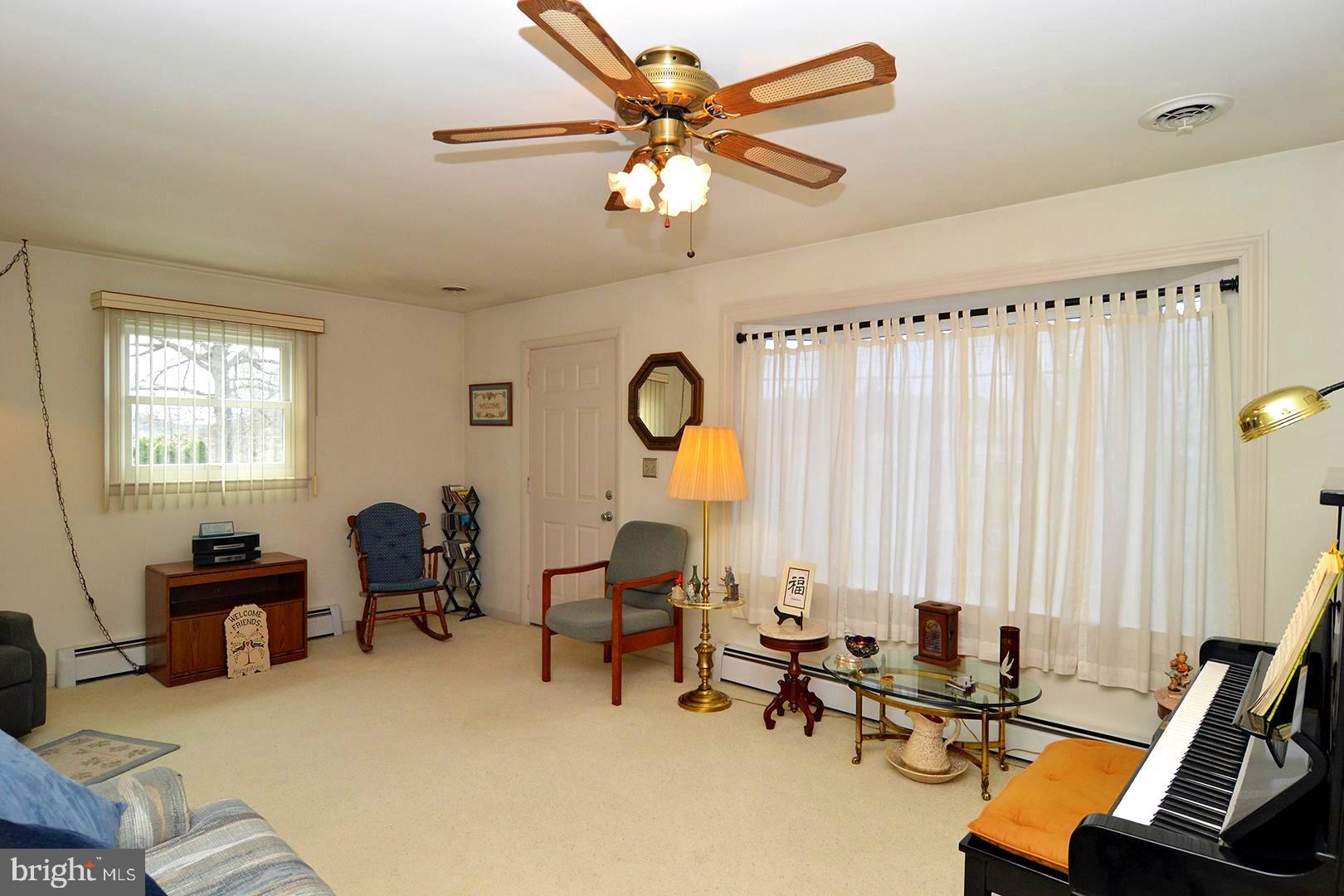 813 Lorane Road Reading, PA 19606 - Photo 4 of 27 Gallery Image 4