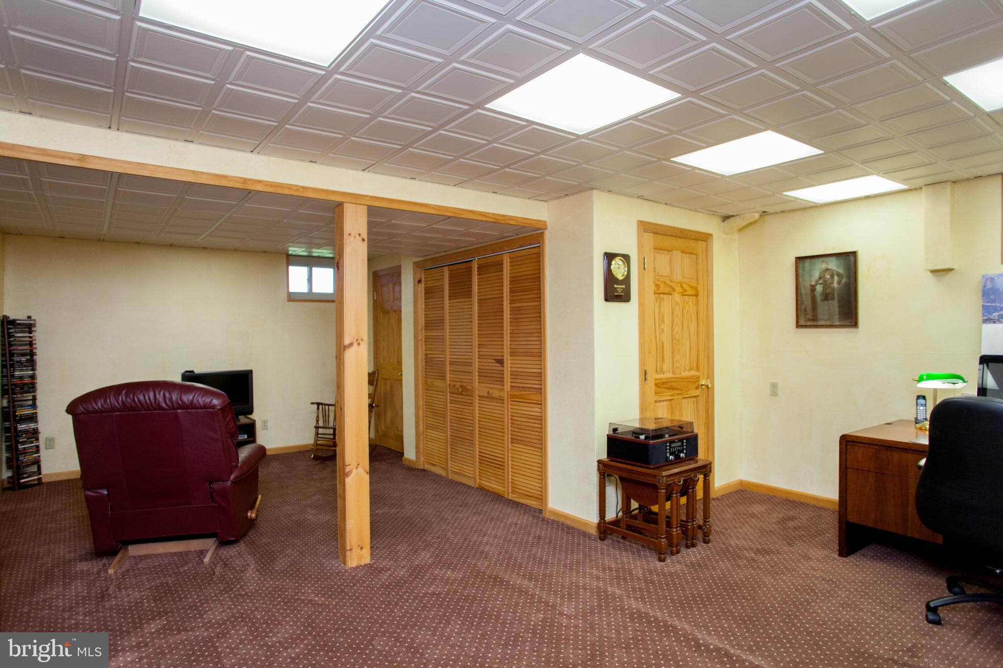30 Farmhouse Road Milford, NJ 08848 - Photo 29 of 41 Office/Den