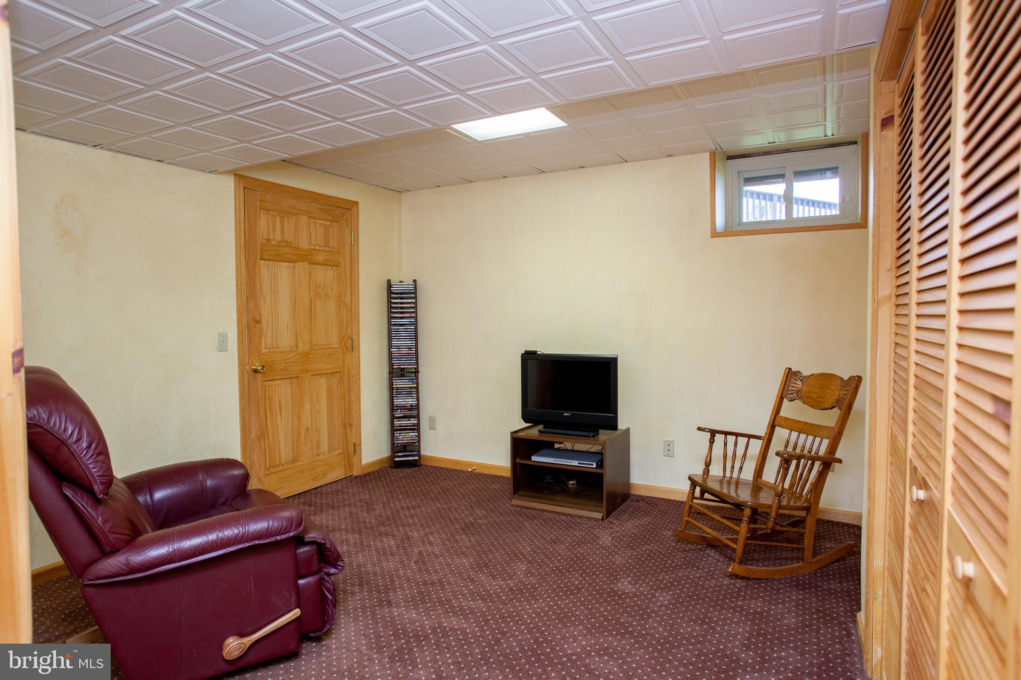 30 Farmhouse Road Milford, NJ 08848 - Photo 30 of 41 Office/Den