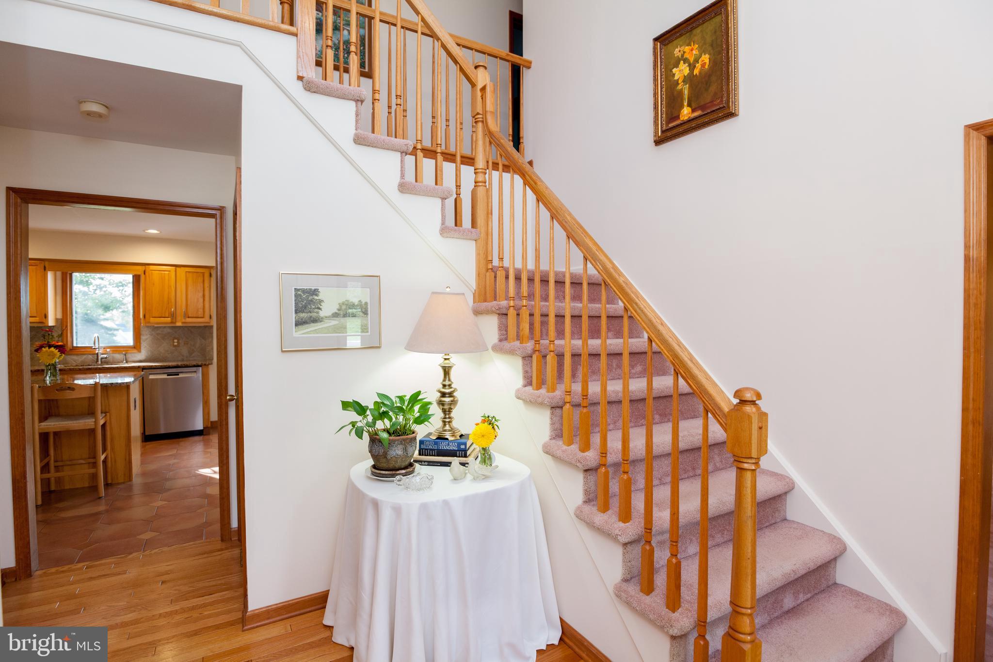 30 Farmhouse Road Milford, NJ 08848 - Photo 4 of 41 Foyer looking into the Eat In Kitchen