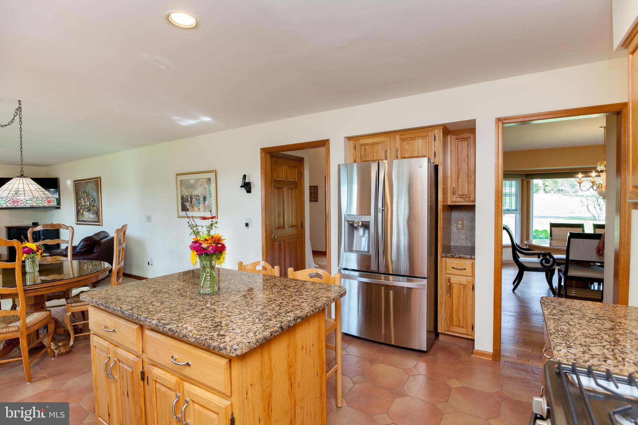 30 Farmhouse Road Milford, NJ 08848 - Photo 8 of 41 Eat In Kitchen looking into the Dining Room