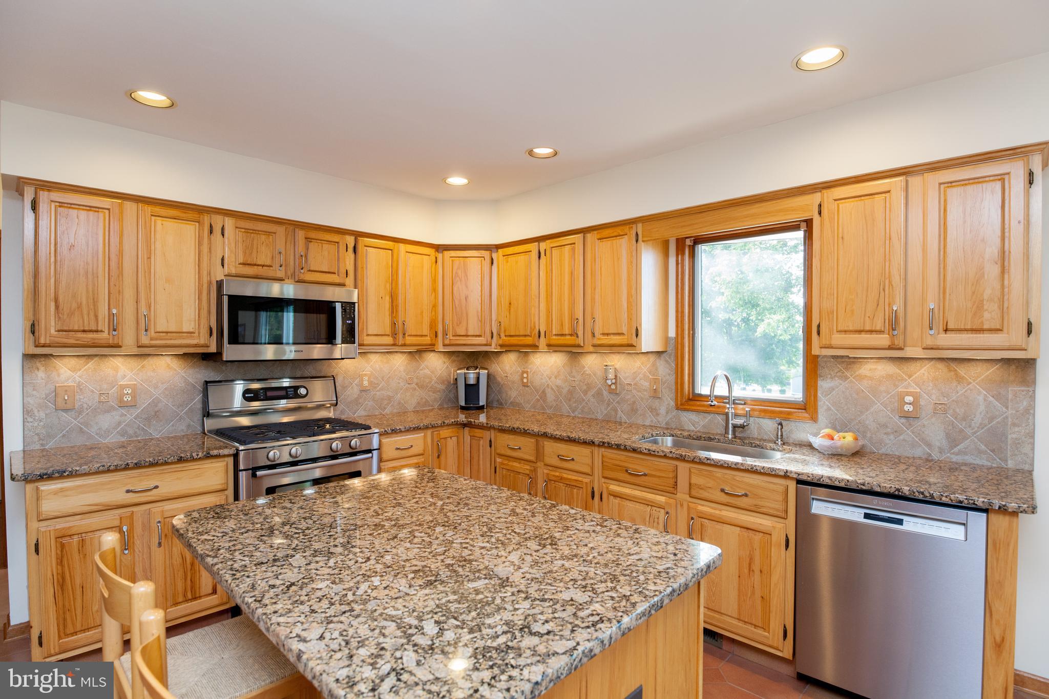 30 Farmhouse Road Milford, NJ 08848 - Photo 10 of 41 Eat In Kitchen