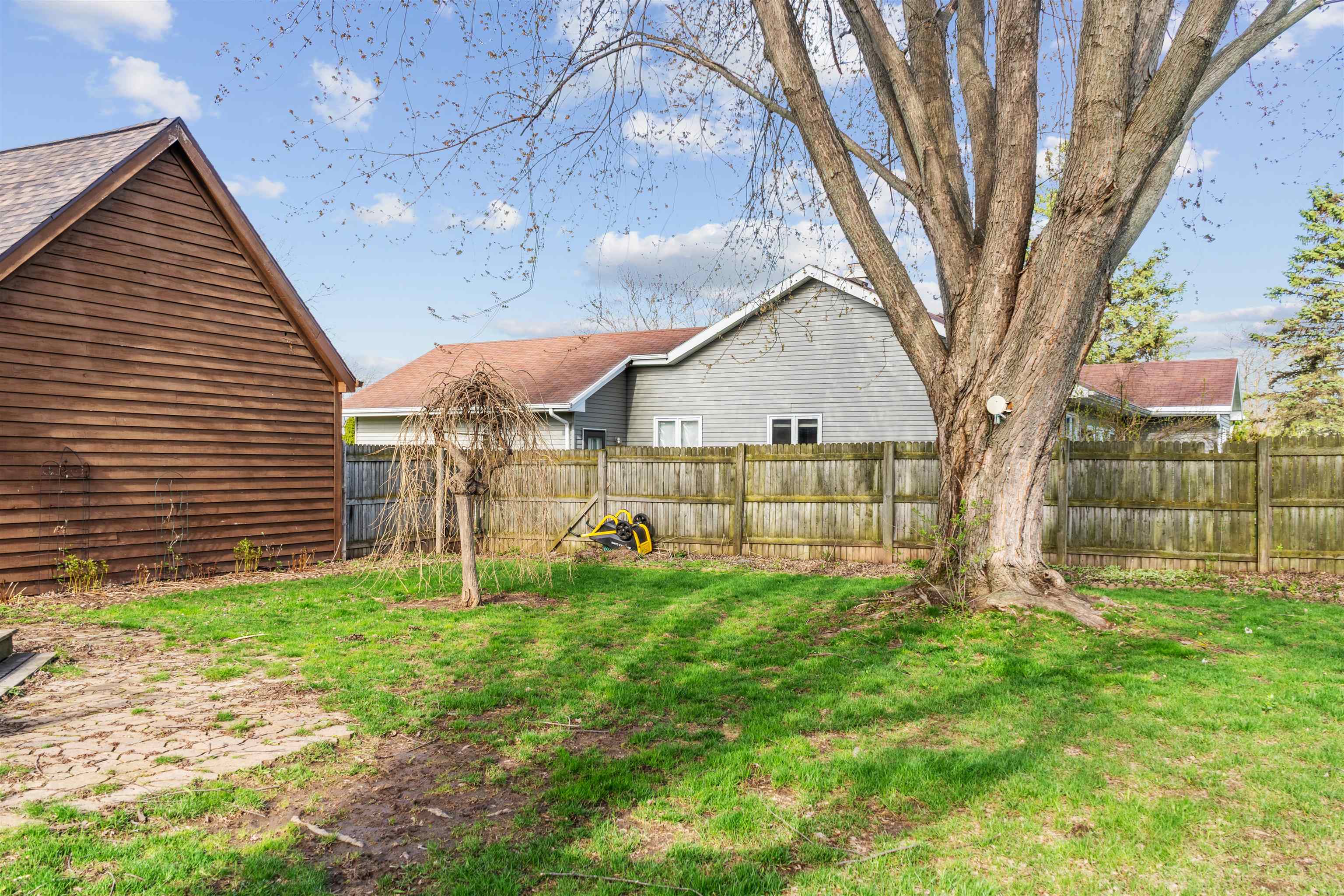 3033 East Canary Street Appleton, WI 54915 - Photo 44 of 49