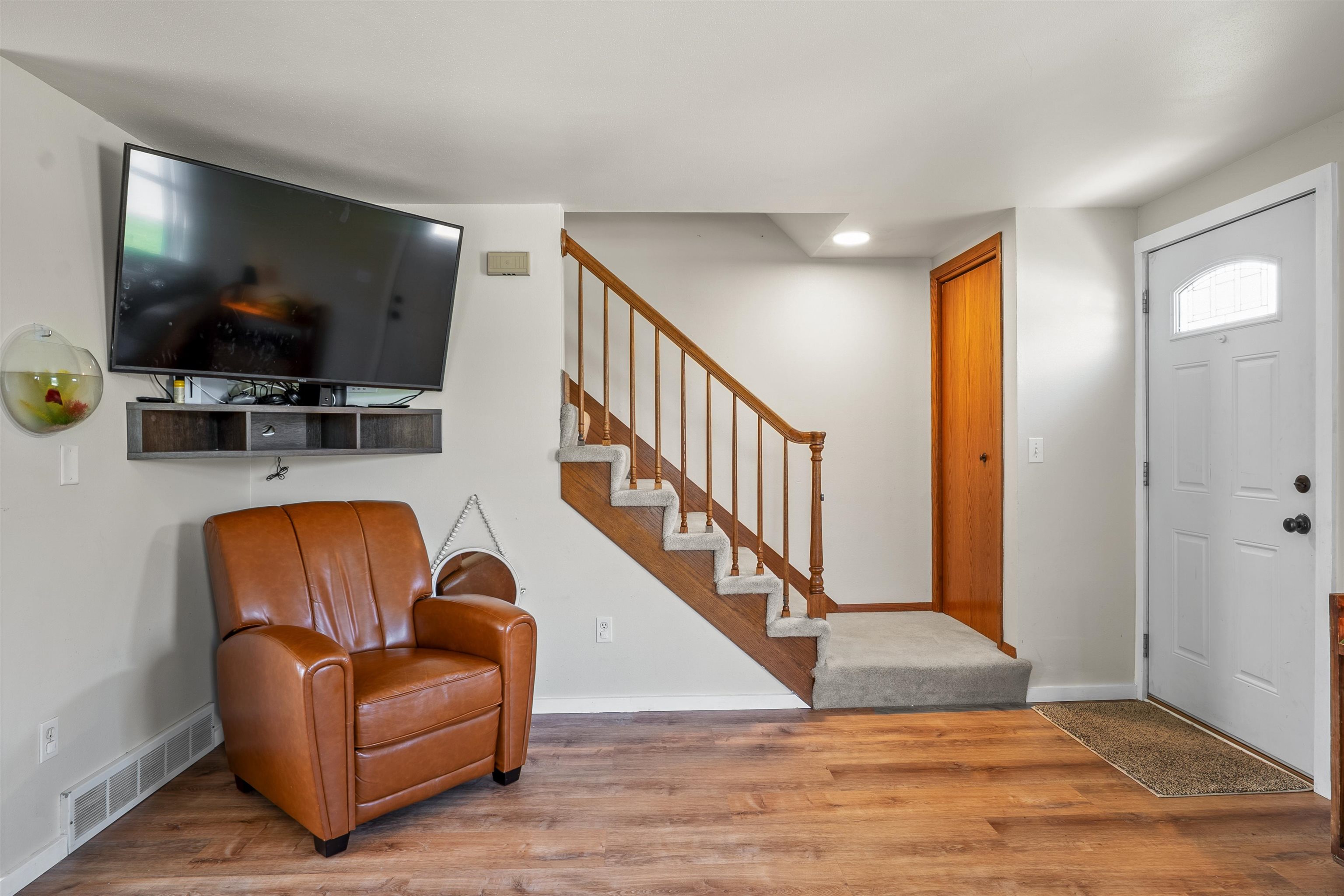 3033 East Canary Street Appleton, WI 54915 - Photo 7 of 49