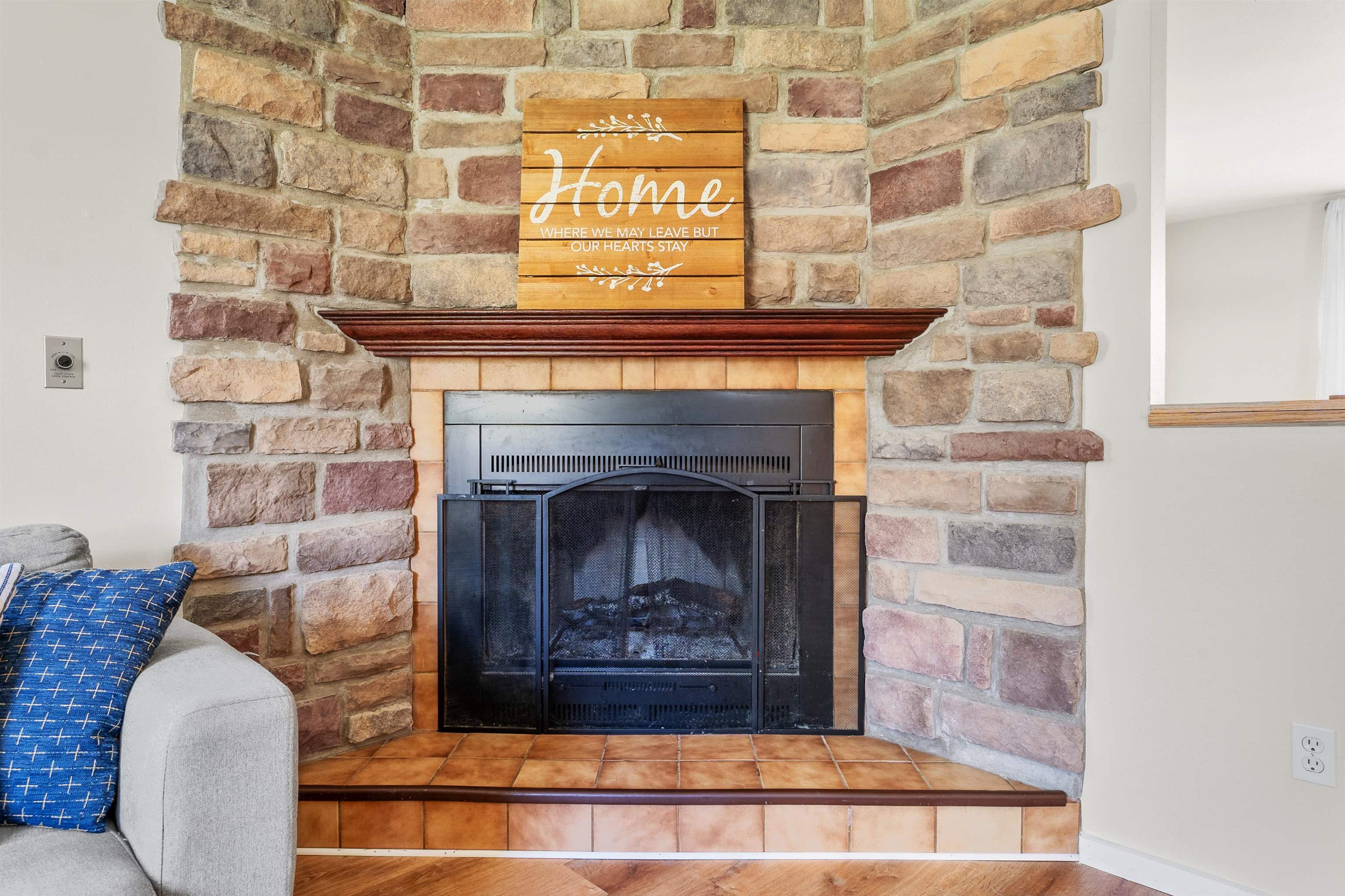 3033 East Canary Street Appleton, WI 54915 - Photo 10 of 49