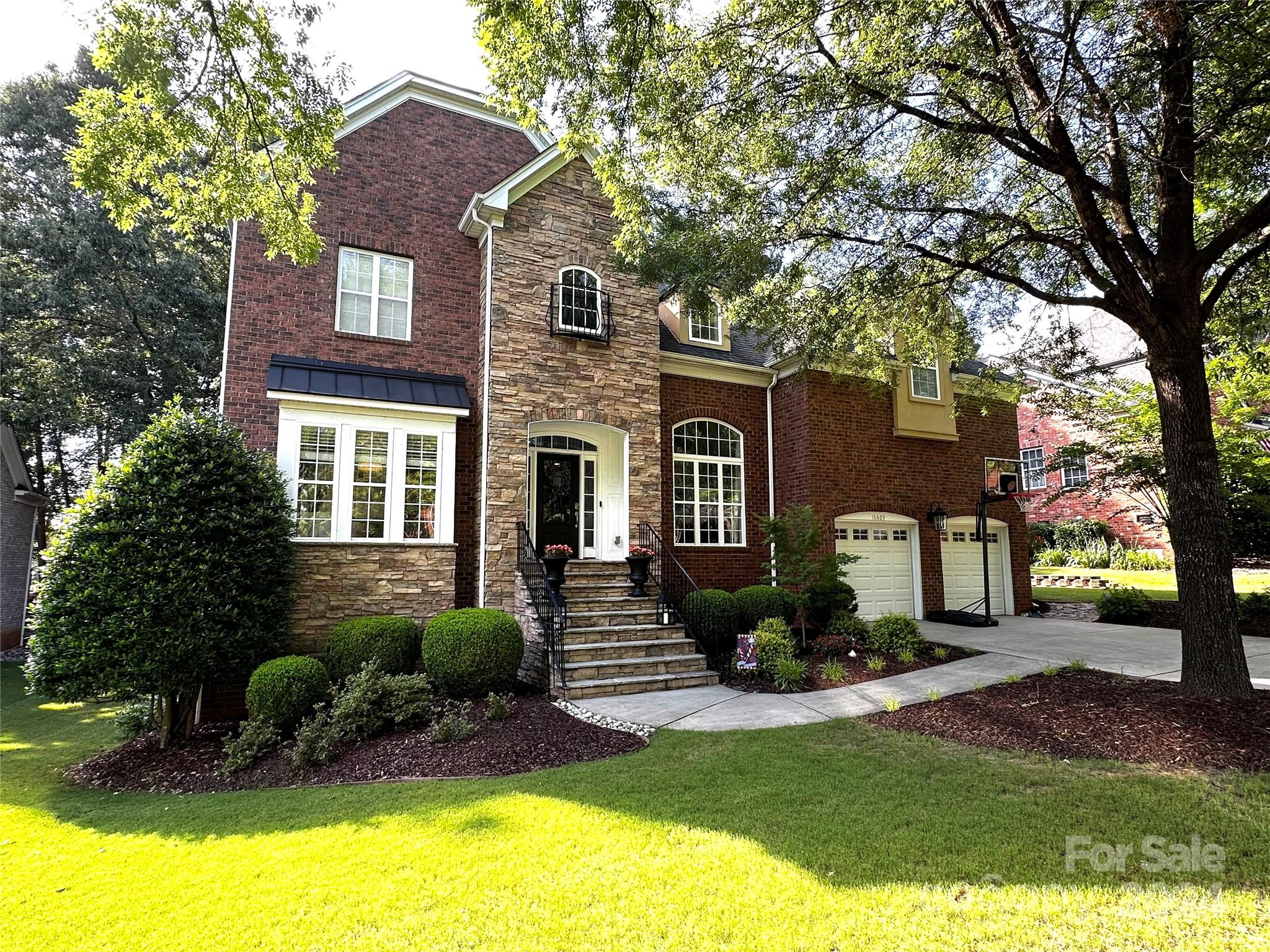 16603 Turtle Point Road Charlotte, NC 28278 - Photo 1 of 41 Gallery Image 1