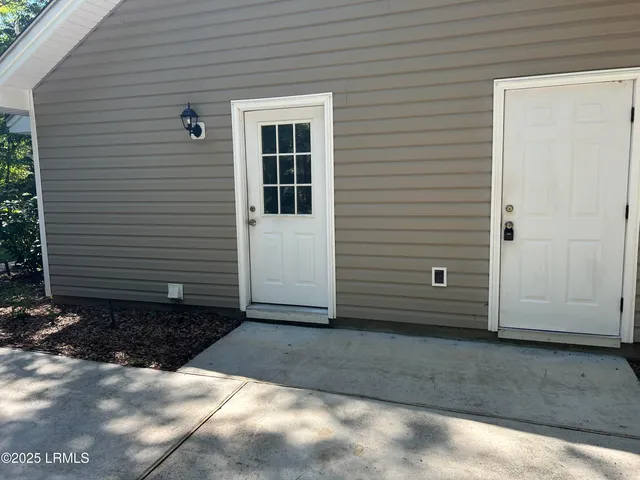 $2,500 | 661 Sams Point Road, Beaufort, SC 29907