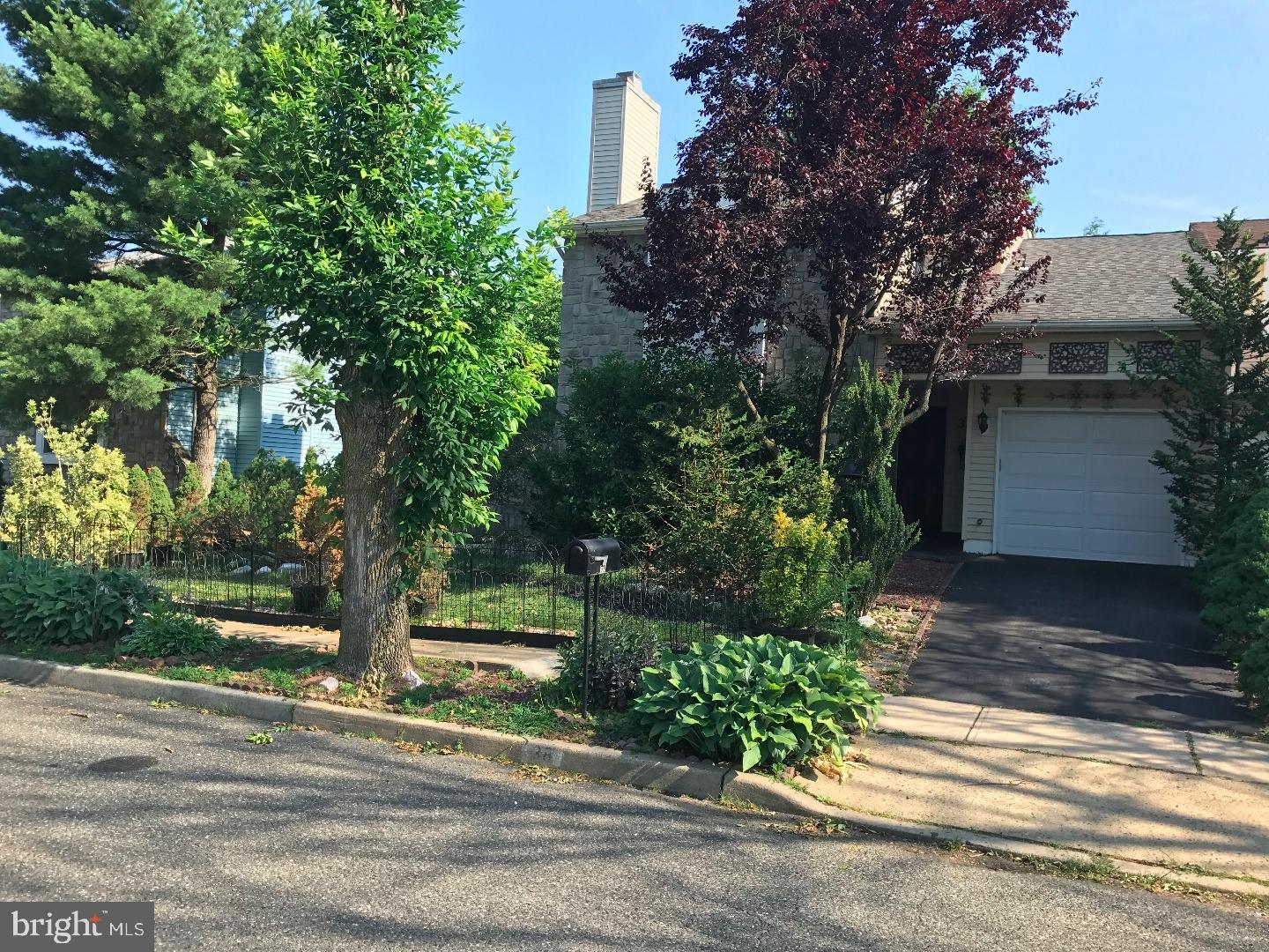 38 Allison Road East Windsor, NJ 08520 - Photo 3 of 4