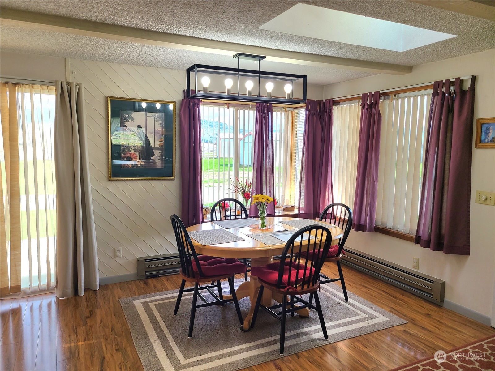 28 Robinson Canyon Road Omak, WA 98841 - Photo 23 of 33 a dining room with furniture and window