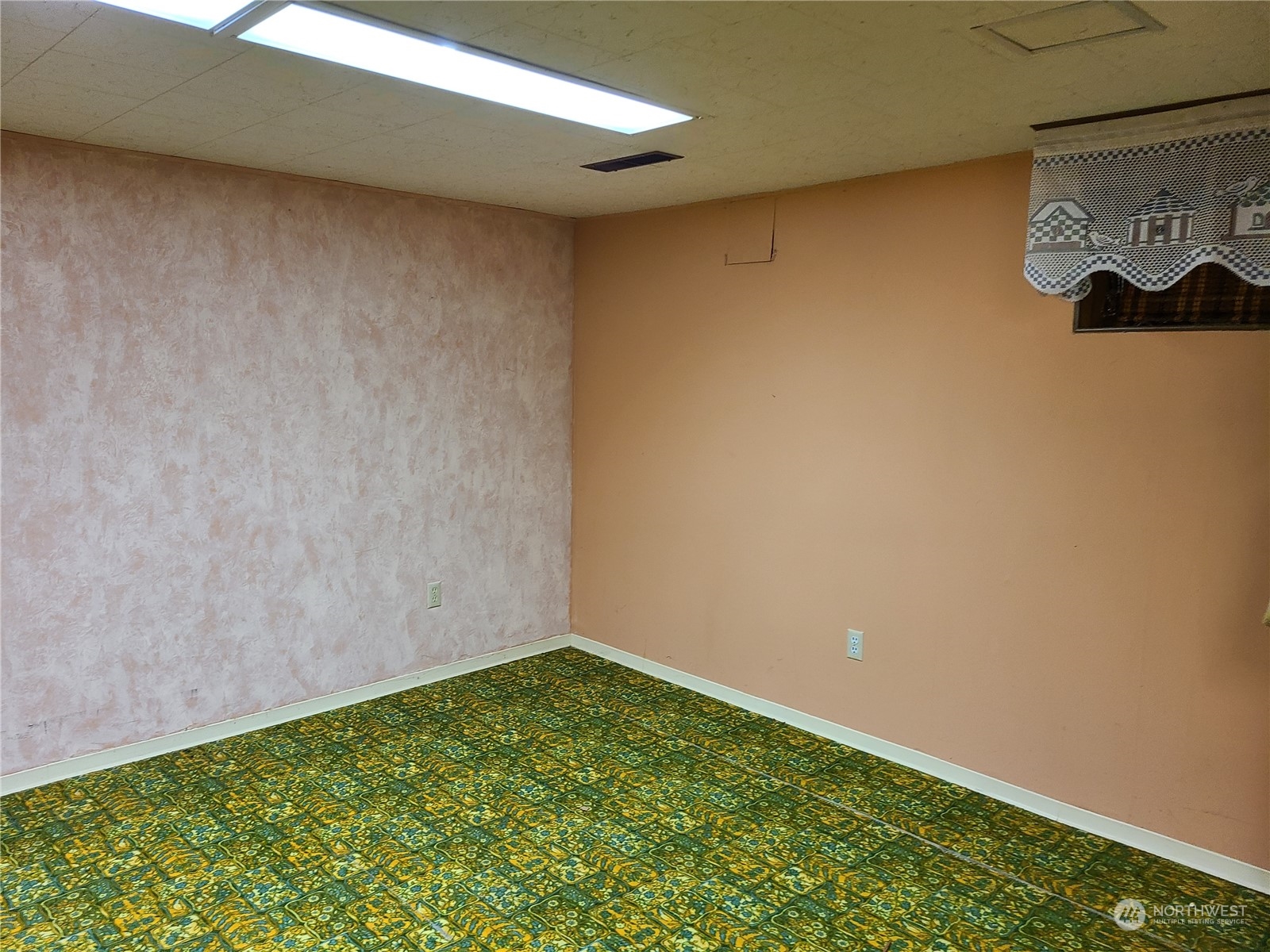 28 Robinson Canyon Road Omak, WA 98841 - Photo 32 of 33 a view of room