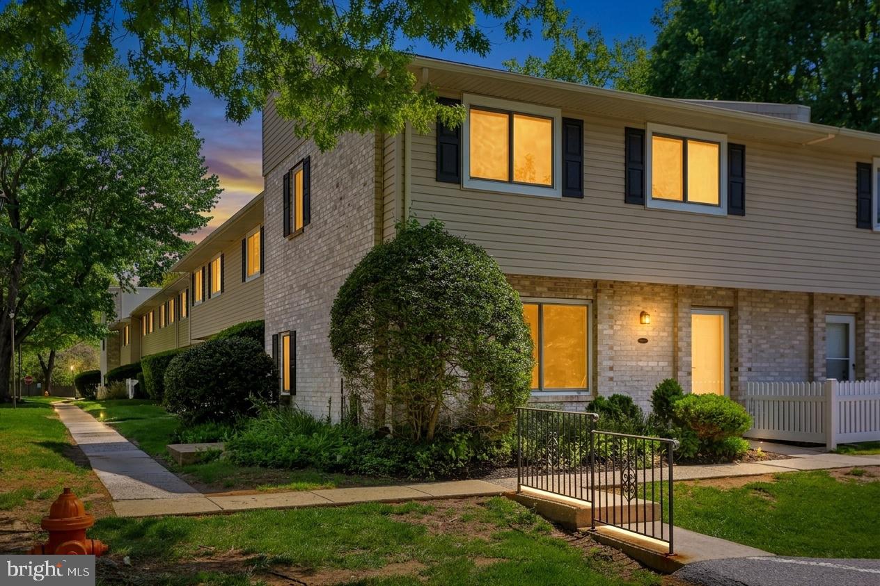 301 Village Walk, Unit 301 Exton, PA 19341 - Photo 2 of 31 Exterior