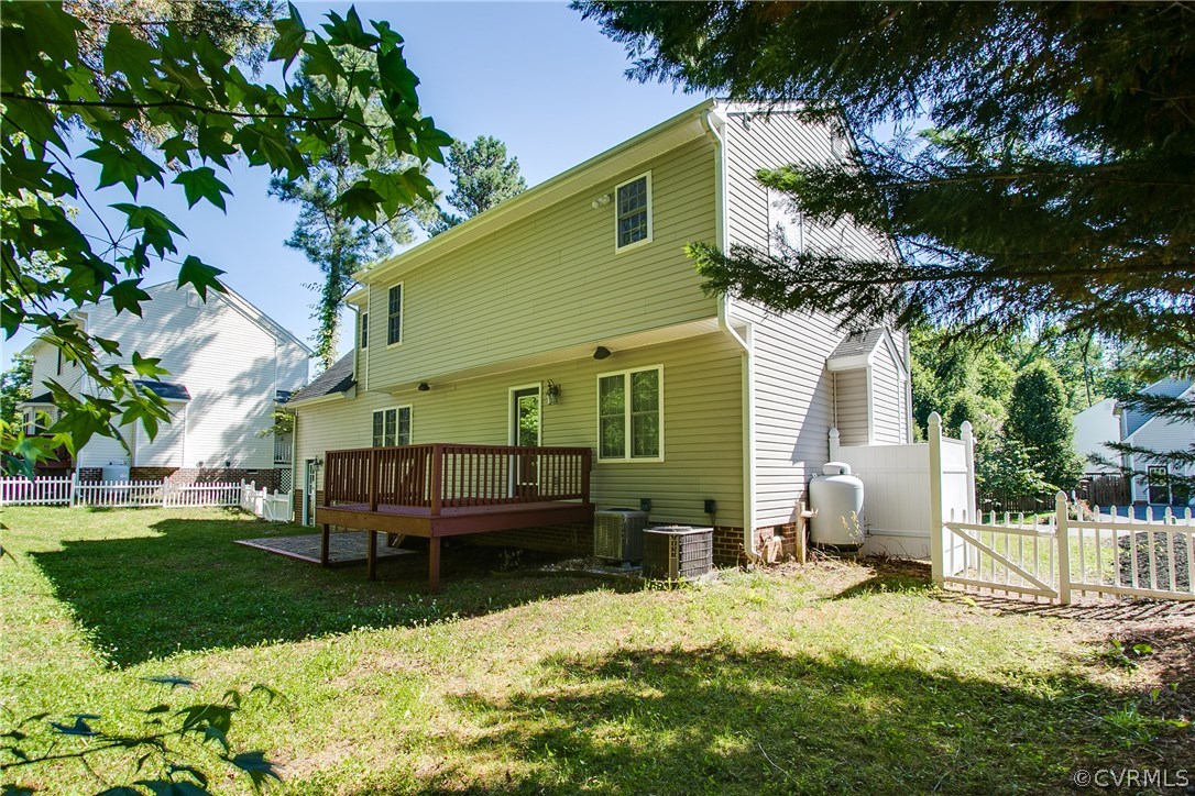 3806 Hazelnut Branch Road Midlothian, VA 23112 - Photo 4 of 38