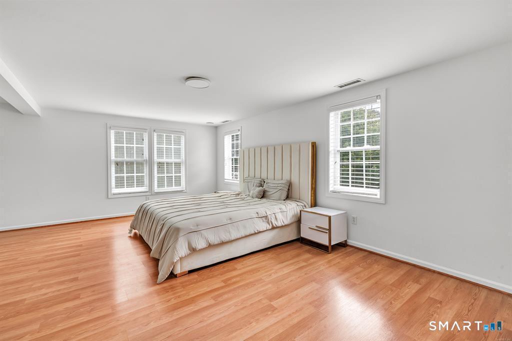 171 Henderson Road Fairfield, CT 06824 - Photo 19 of 37