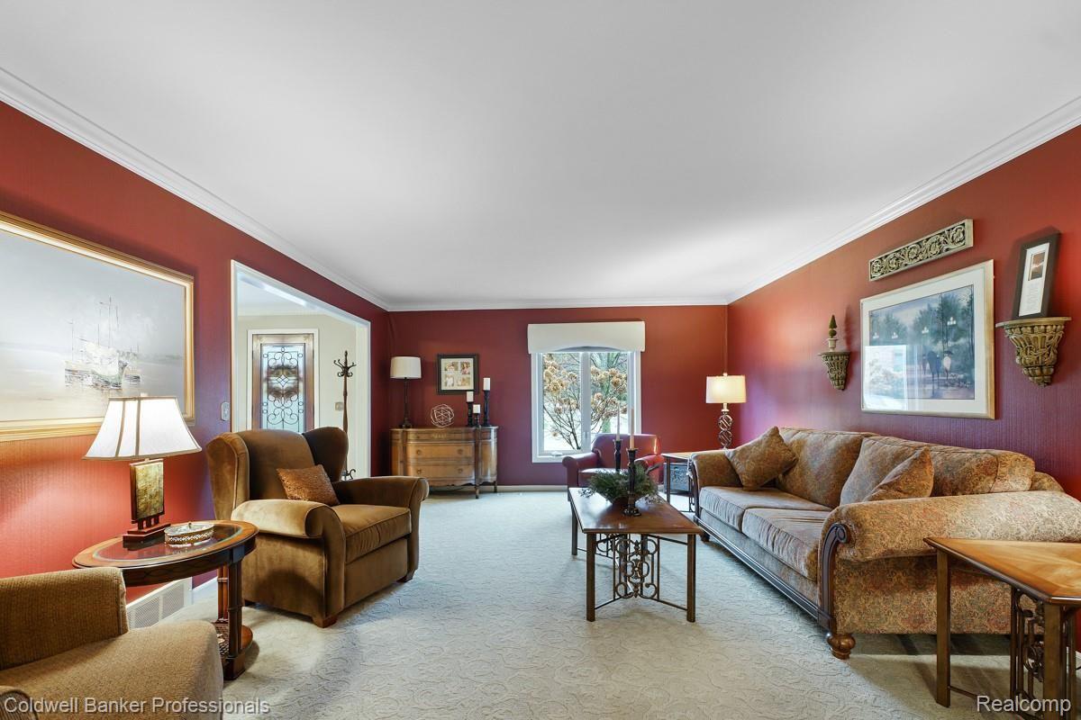 1989 Mapleridge Road Rochester, MI 48309 - Photo 8 of 50 DSC03638.jpg