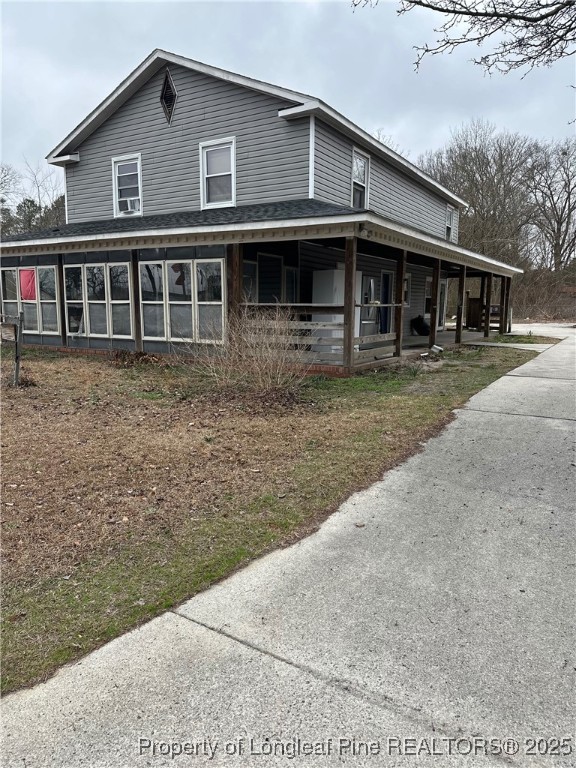 538 North Lake Road Red Springs, NC 28377 - Photo 1 of 10 a front view of a house with a garden