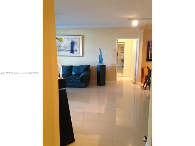 $4,800 | 19877 East Country Club Drive, Unit 3108, Aventura, FL 33180