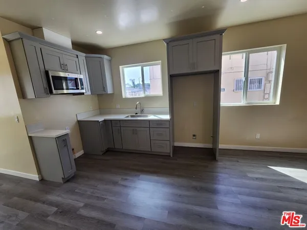 $4,000 | 1535 West 80th Street, Los Angeles, CA 90047