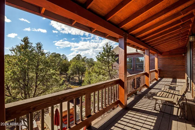 $1,349,900 | 2946 Lodgepole Road, Overgaard, AZ 85933