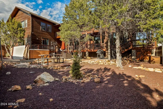 $1,349,900 | 2946 Lodgepole Road, Overgaard, AZ 85933