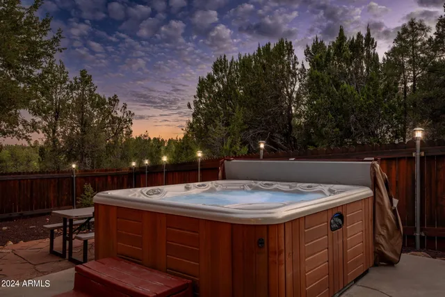 $1,349,900 | 2946 Lodgepole Road, Overgaard, AZ 85933