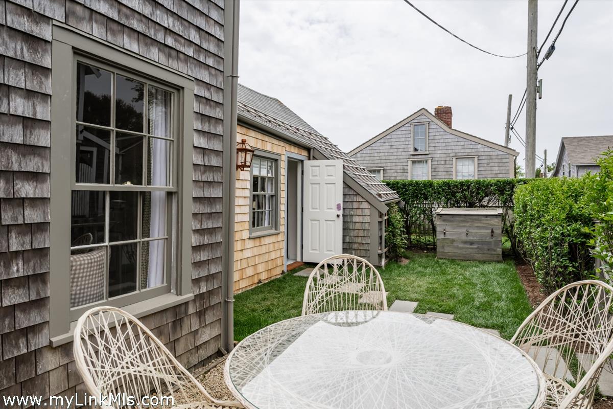 10 Centre Street Nantucket, MA 02554 - Photo 5 of 43