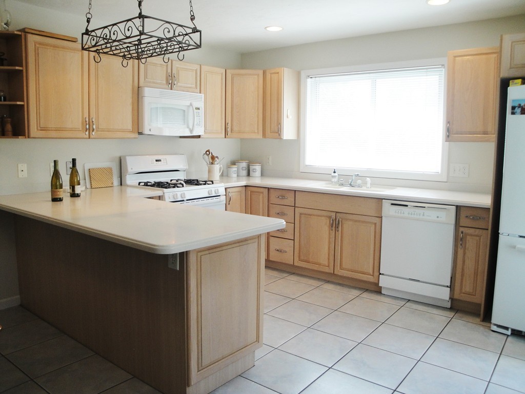 196 Algonquin Trail, Unit 196 Ashland, MA 01721 - Photo 8 of 23