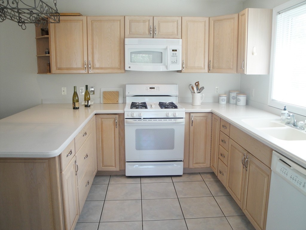 196 Algonquin Trail, Unit 196 Ashland, MA 01721 - Photo 9 of 23