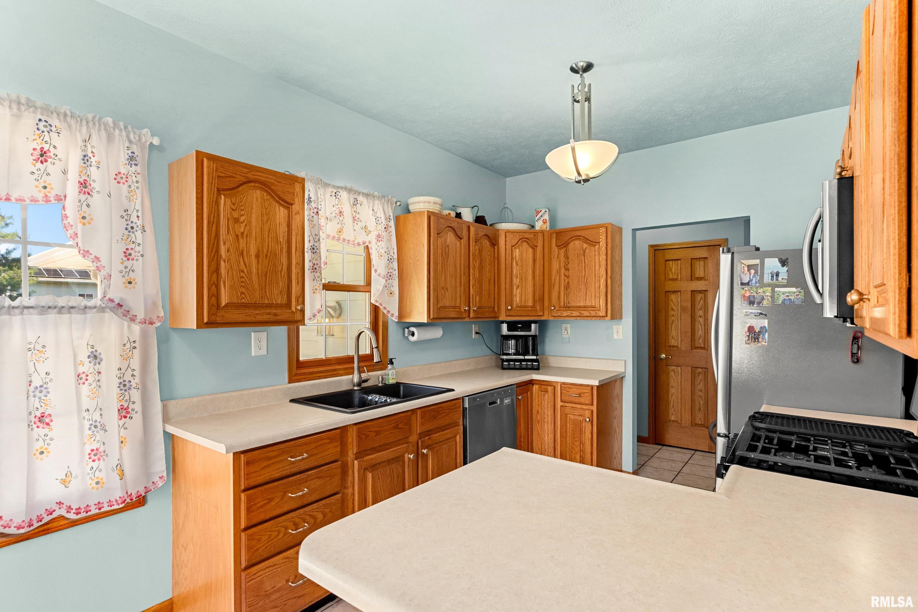 131 Teel Lane Washington, IL 61571 - Photo 18 of 44