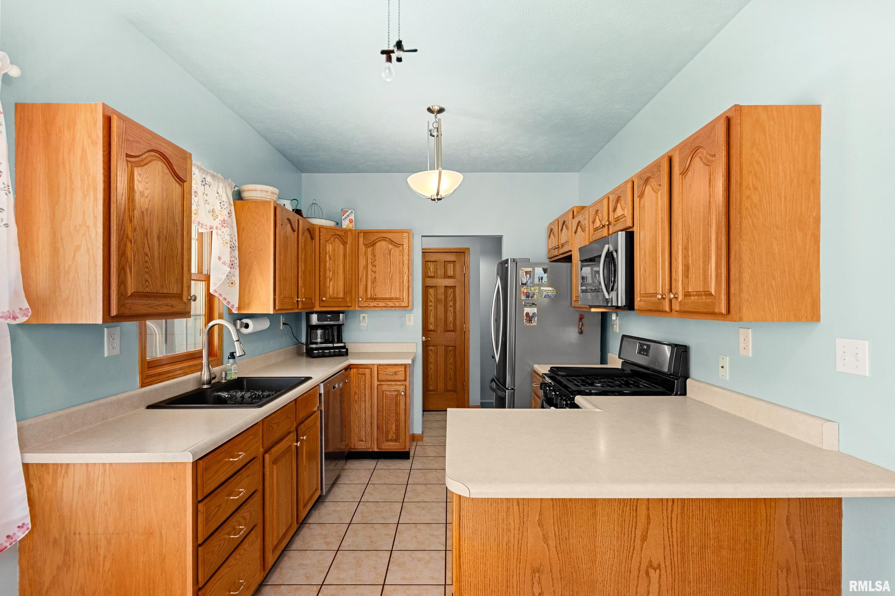131 Teel Lane Washington, IL 61571 - Photo 19 of 44