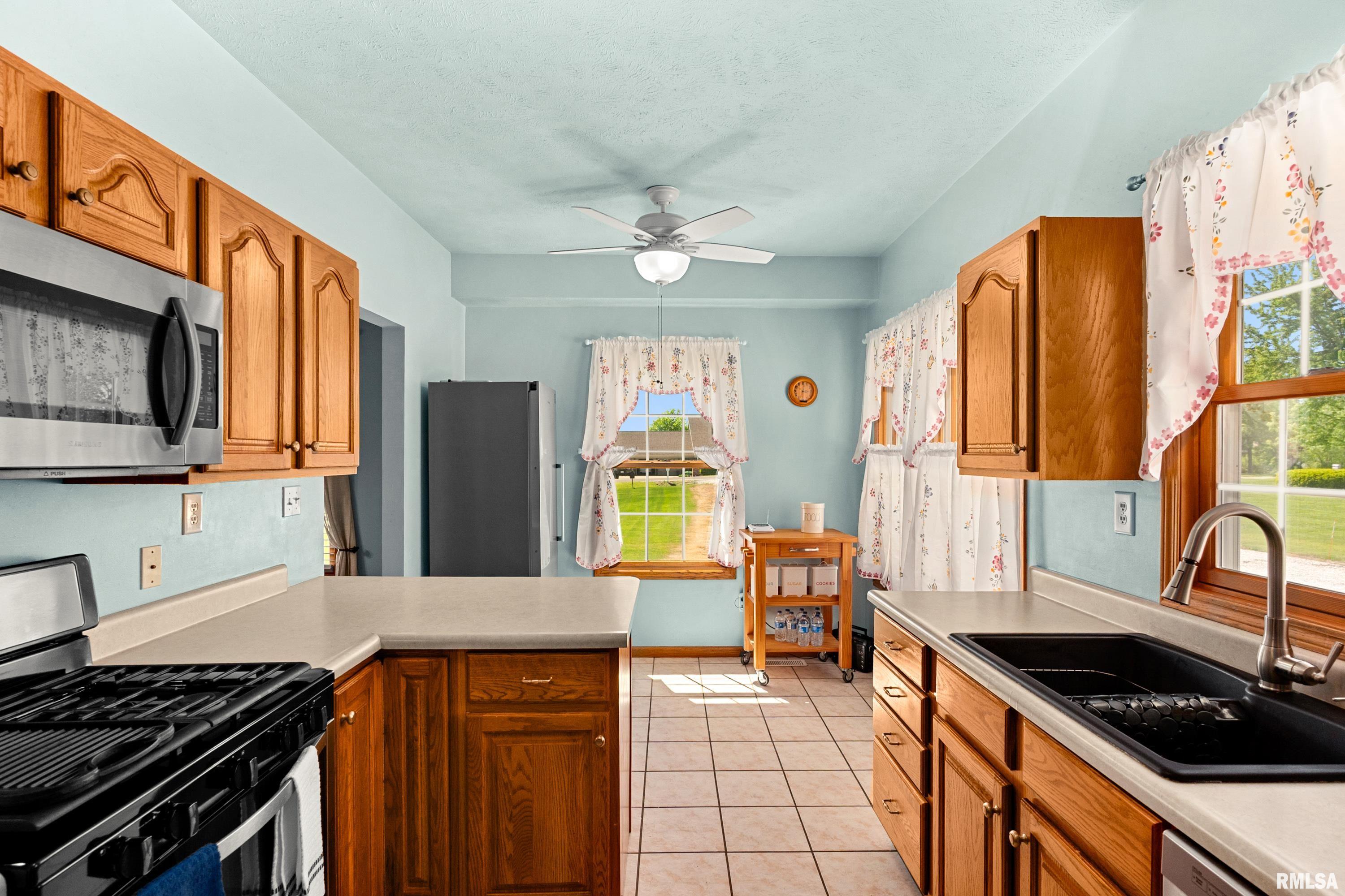 131 Teel Lane Washington, IL 61571 - Photo 22 of 44