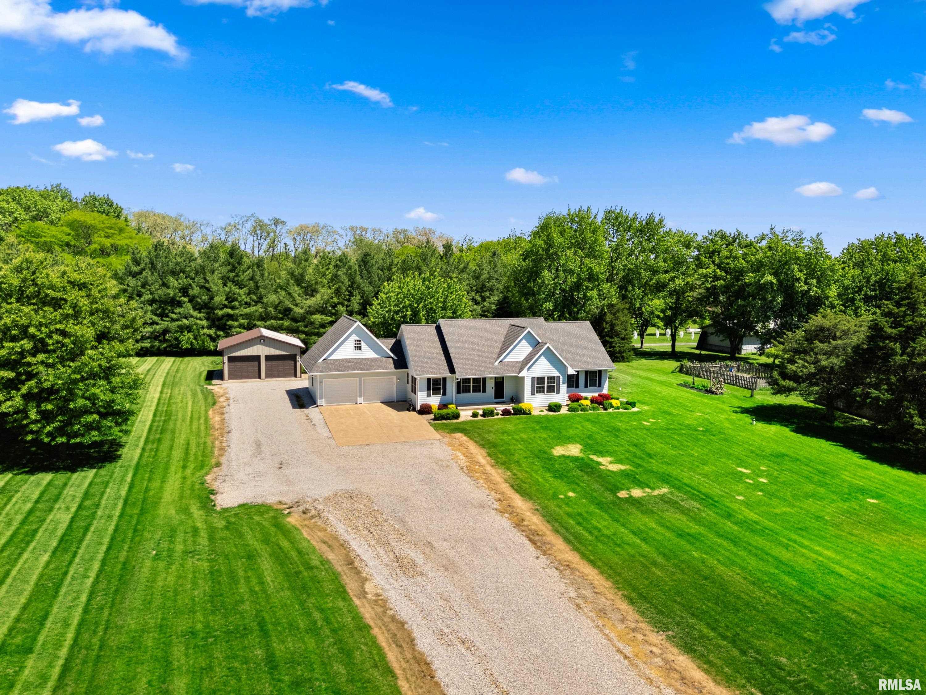 131 Teel Lane Washington, IL 61571 - Photo 3 of 44