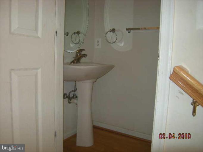 13939 Lullaby Road Germantown, MD 20874 - Photo 7 of 10 Bath #1