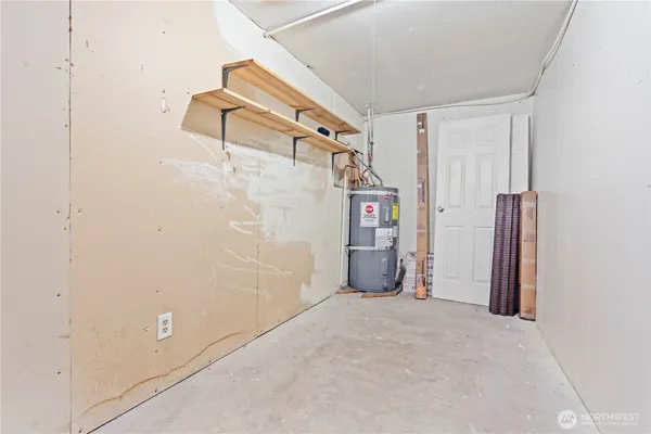 a view of a hallway with closet