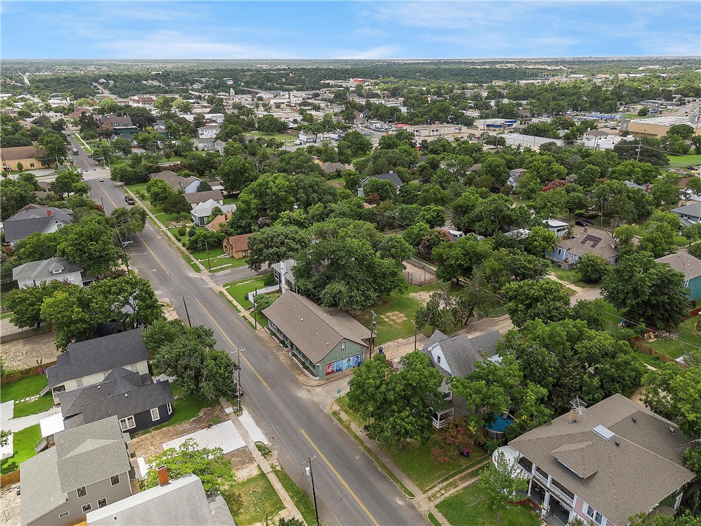702 North 15th Street Waco, TX 76707 - Photo 39 of 45 an aerial view of residential houses with outdoor space and trees