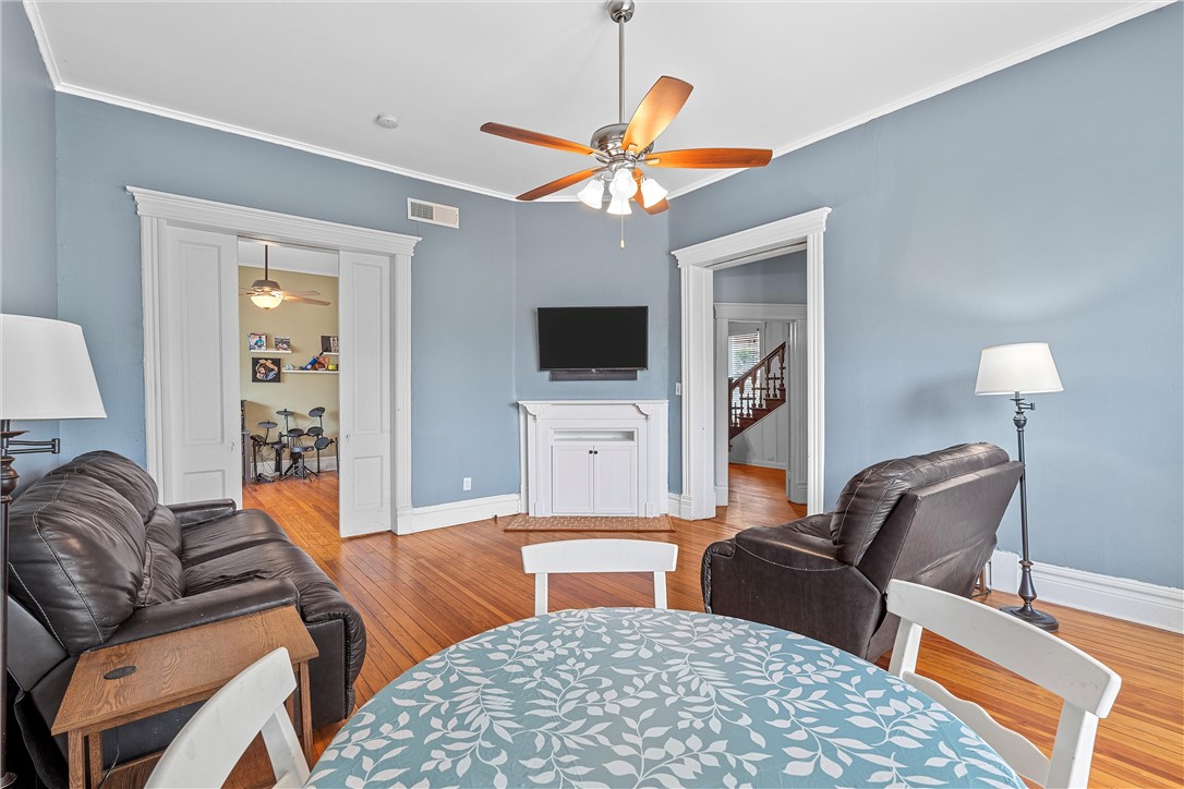 702 North 15th Street Waco, TX 76707 - Photo 6 of 45 a living room with furniture and a flat screen tv