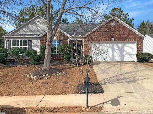 $285,000 | 306 Revis Creek Court, Simpsonville, SC 29681
