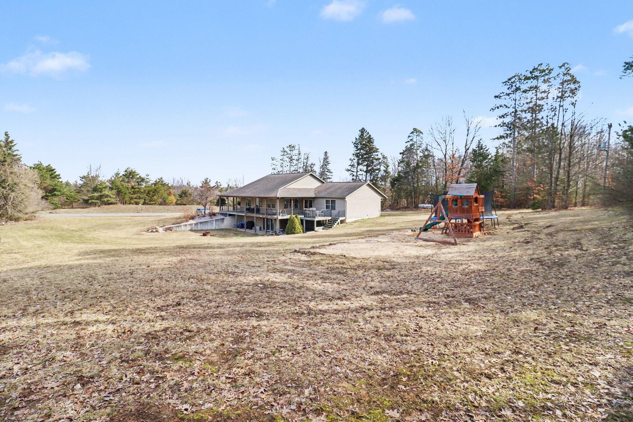 18785 8 Mile Road Stanwood, MI 49346 - Photo 3 of 38 037_file_5418