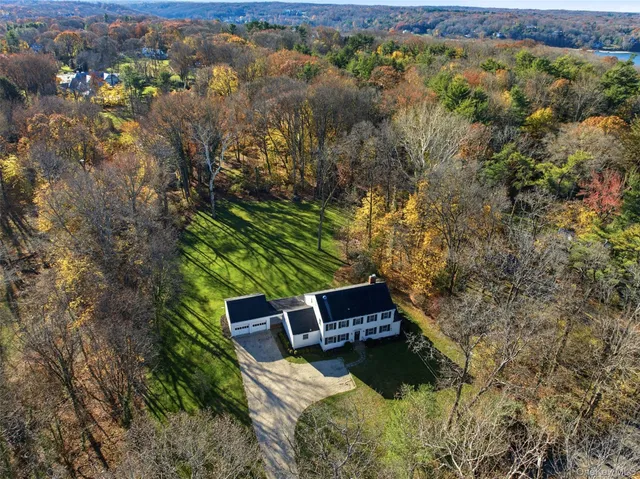 $2,300,000 | 55 White Hill Road, Cold Spring Harbor, NY 11724