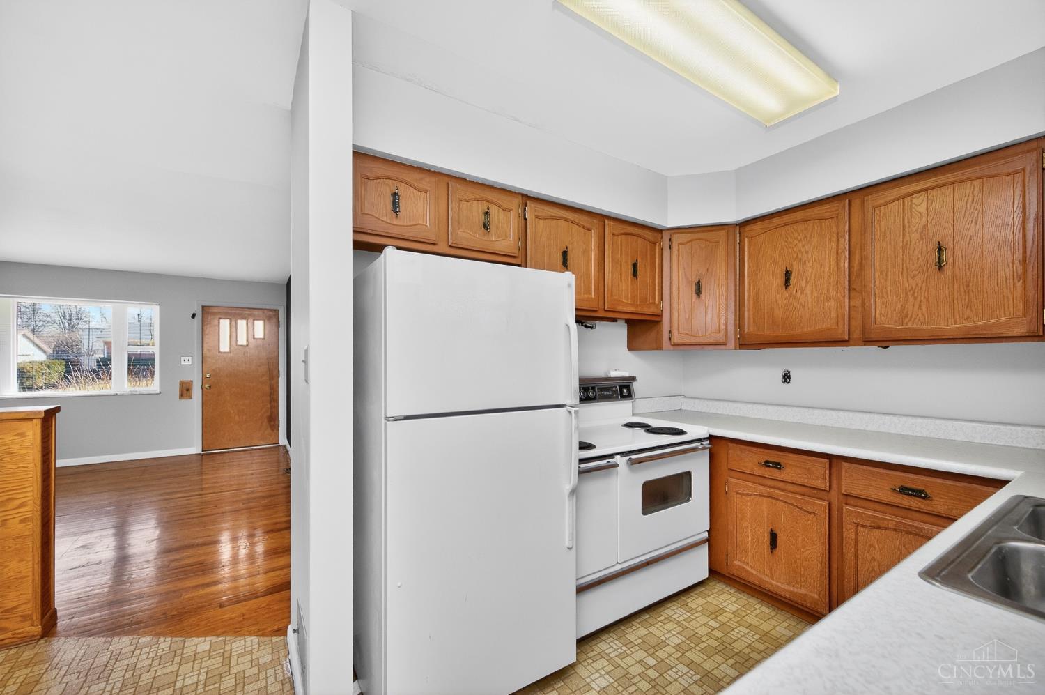 6751 Rutherford Court Cincinnati, OH 45239 - Photo 9 of 25 Gallery Image 9