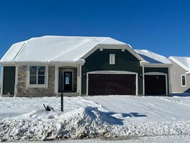 $650,900 | W251-n2399 Valleyview Circle, Pewaukee, WI 53072