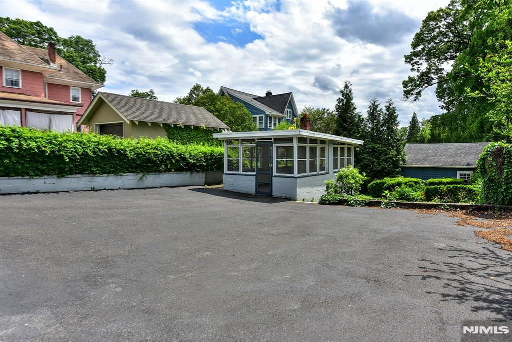 88 Woodland Avenue Rutherford, NJ 07070 - Photo 14 of 16