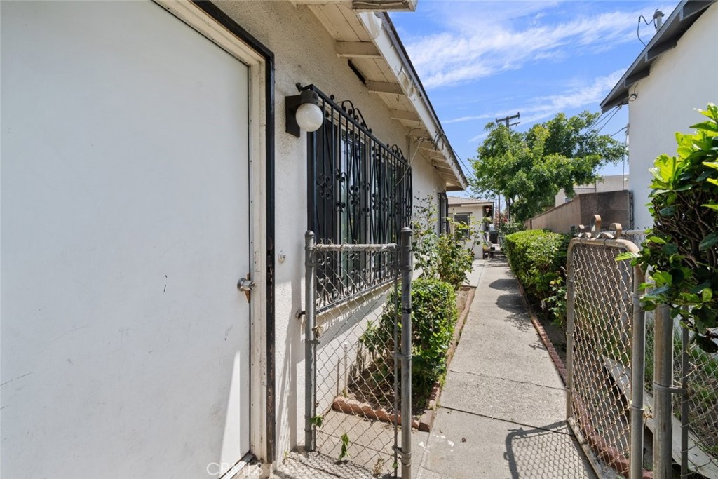 1618 Front Street Alhambra, CA 91803 - Photo 4 of 24 a view of entryway