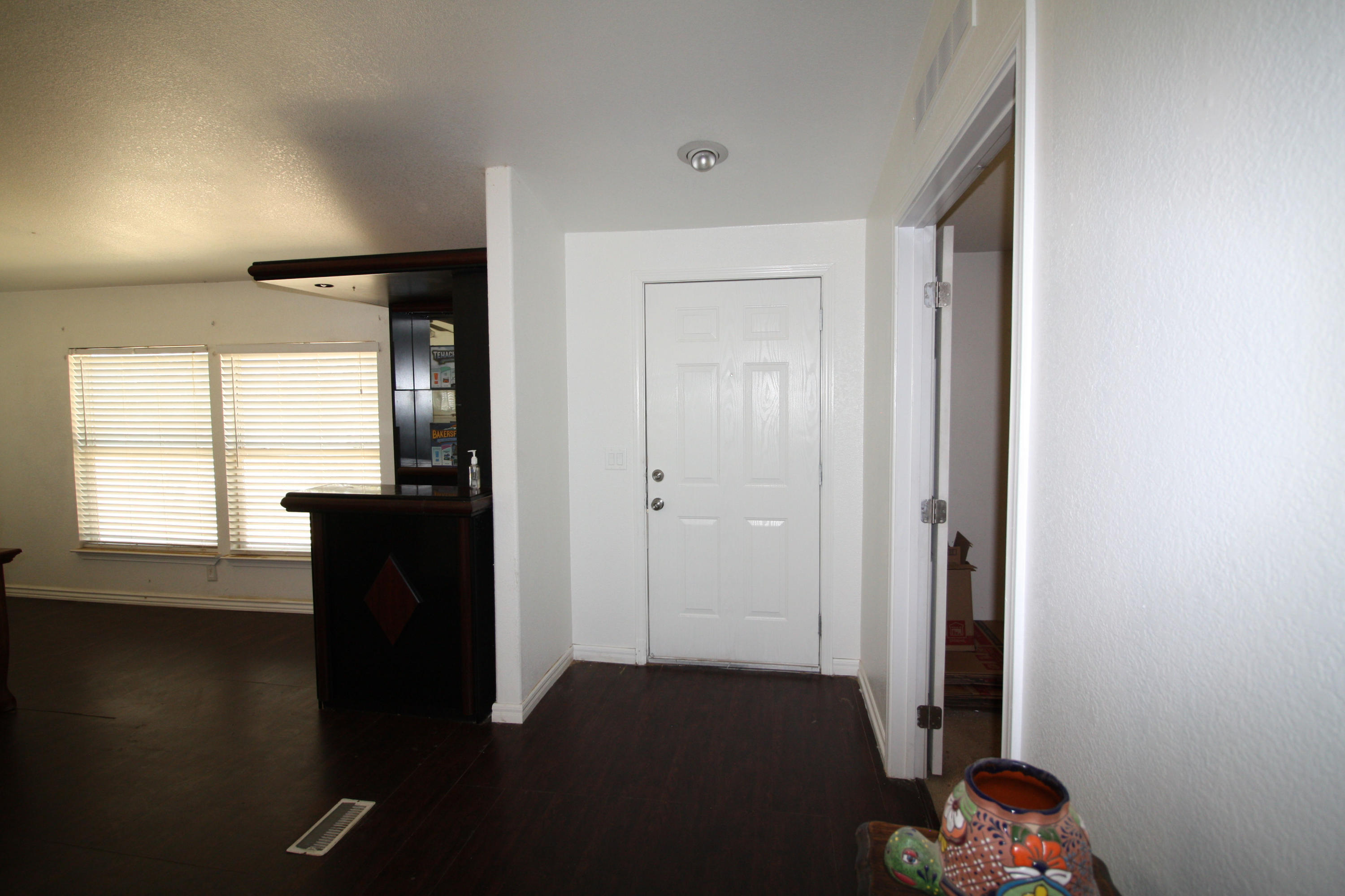 4234 Backus Road Mojave, CA 93501 - Photo 16 of 28 Entry