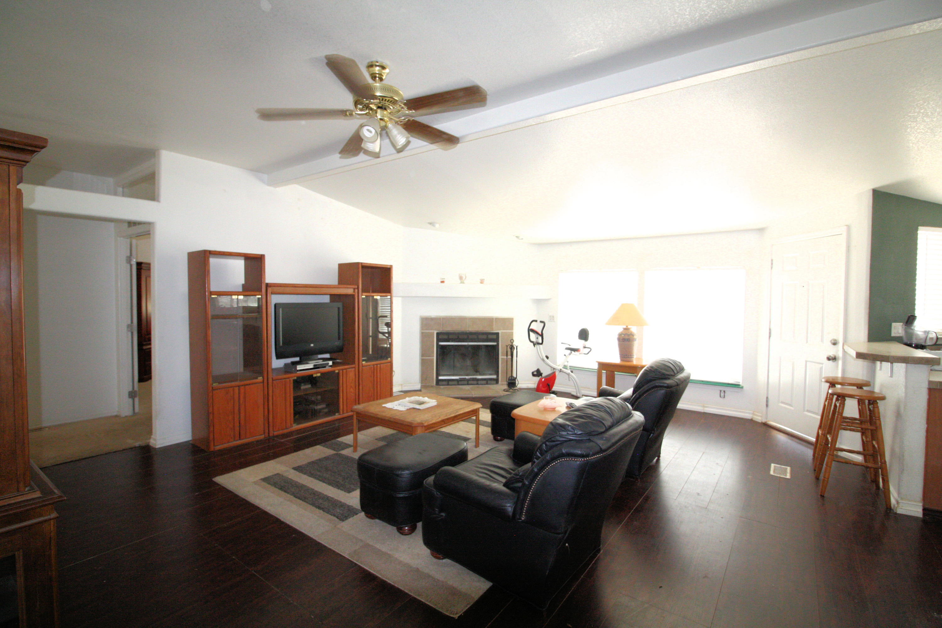 4234 Backus Road Mojave, CA 93501 - Photo 17 of 28 Family 3