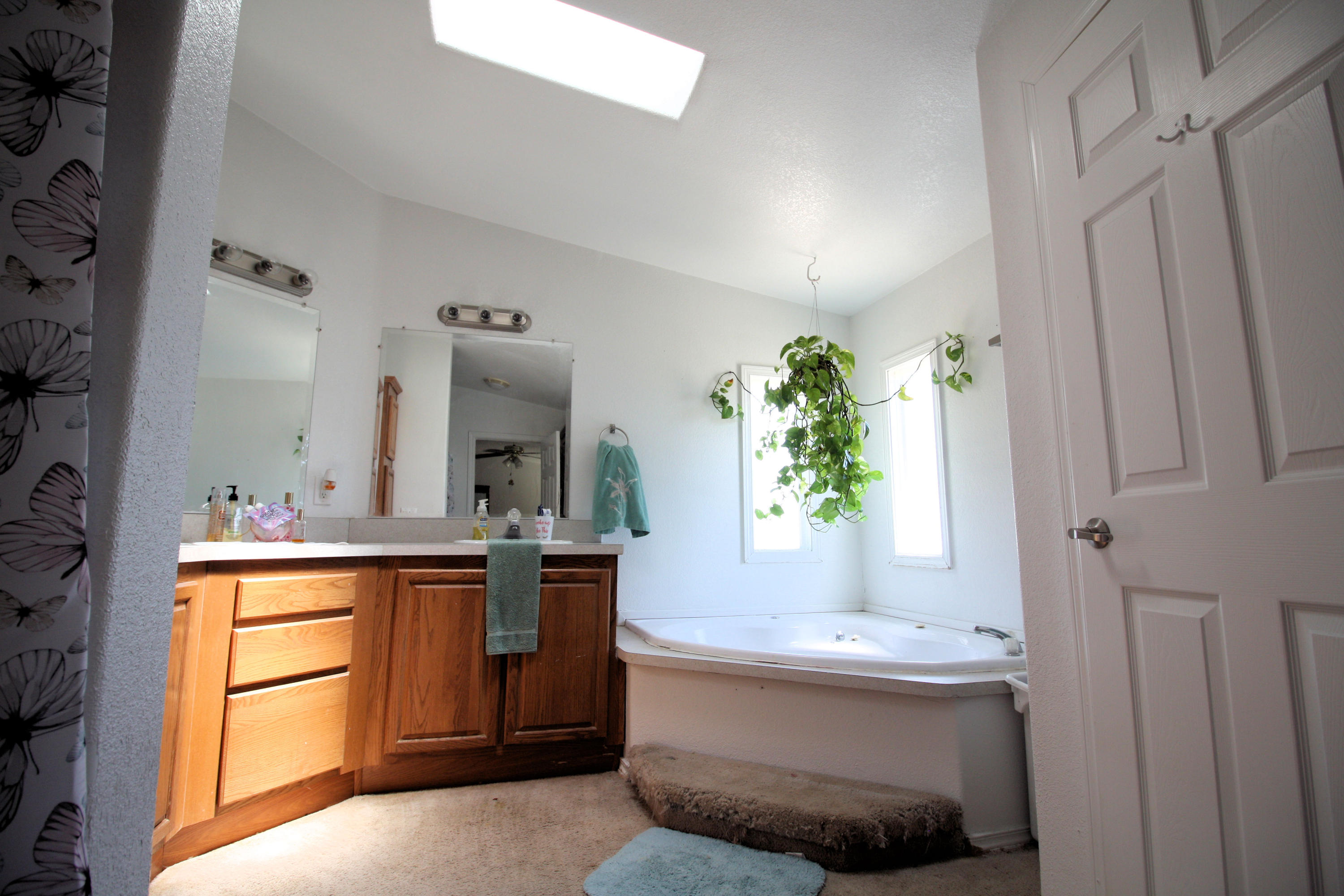 4234 Backus Road Mojave, CA 93501 - Photo 26 of 28 Master Bath 1